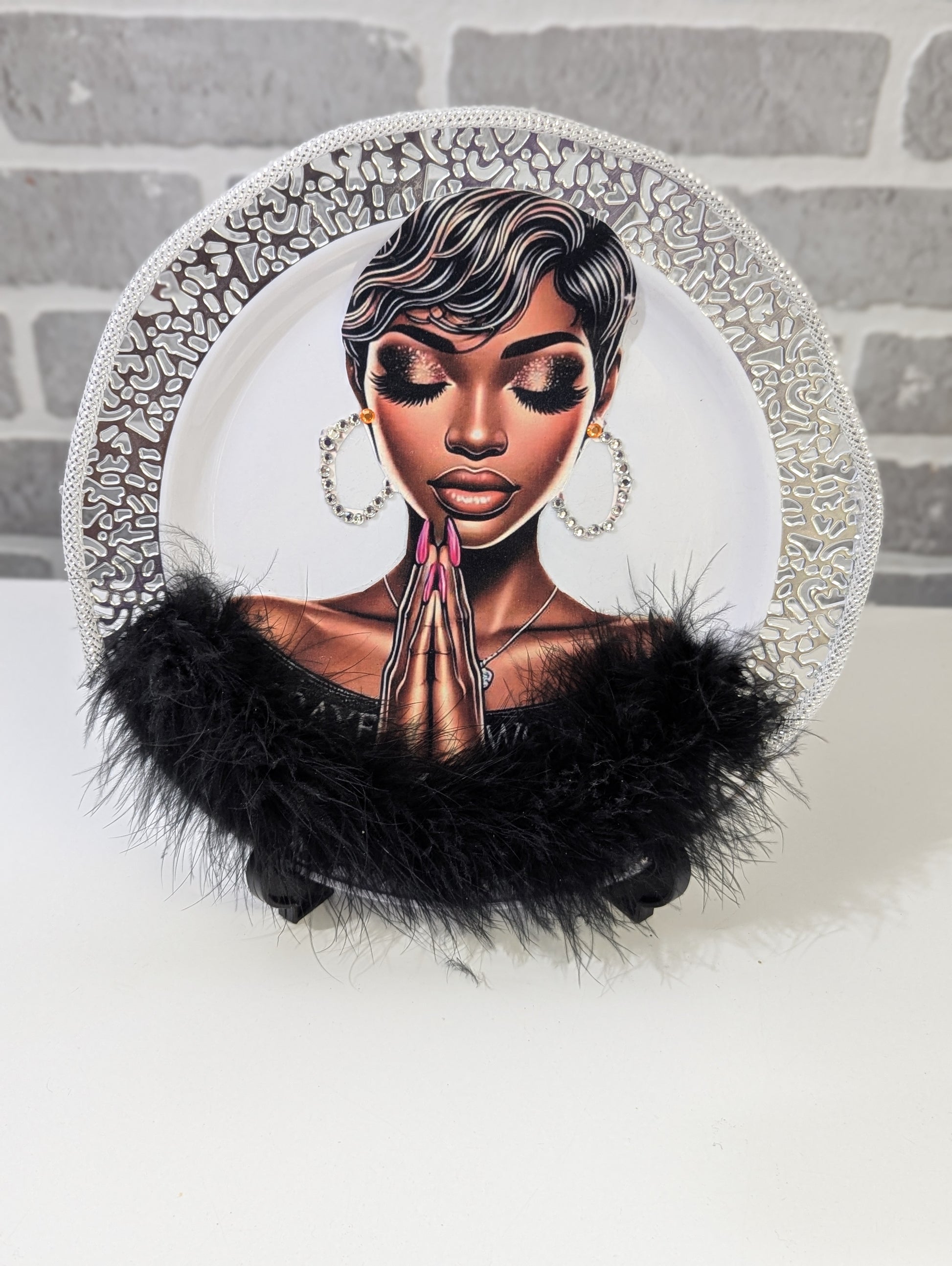 Handmade Praying Lady Decorative Plate – Elegant Home Décor